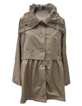 Trench Cristina Barros cuello con frunce beige